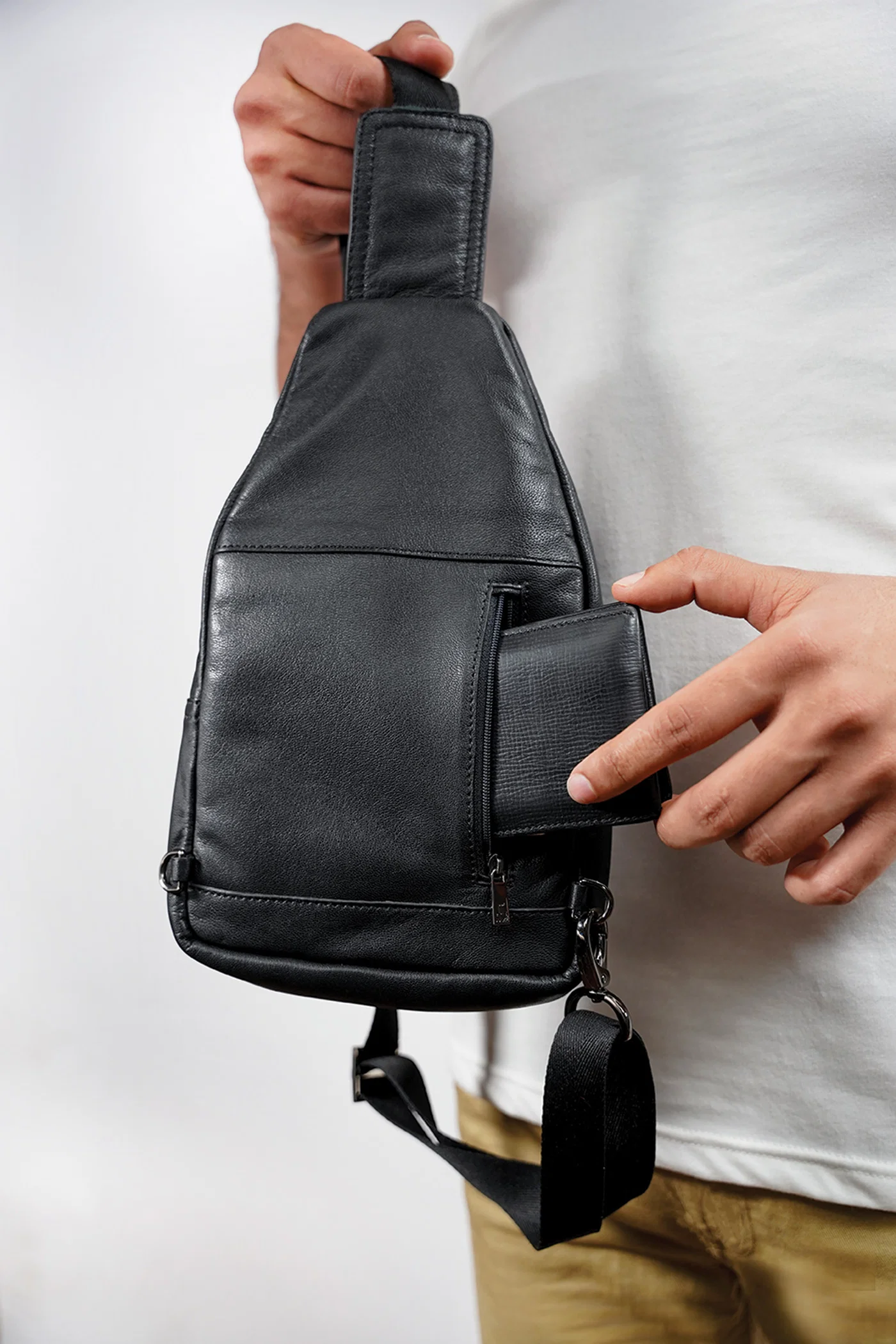 carlow leather crossbody travel bag black back view julke carlow leather crossbody travel bag black back view julke