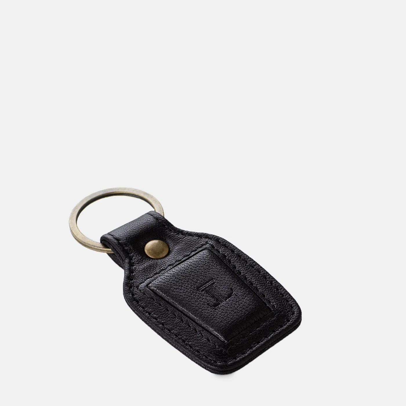 leatherkeychain blackcolor sideview julke leatherkeychain blackcolor sideview julke