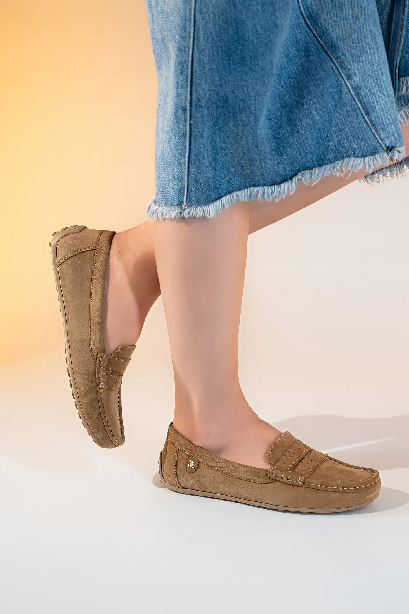 tabby women winter suede leather moccasins sandy brown three quarter view julke tabby women winter suede leather moccasins sandy brown three quarter view julke